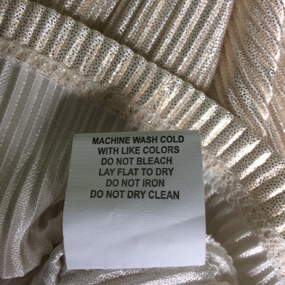 Notations Golden Metallic Cap Sleeve Ribbed Shell NWOT - Picture 8 of 8